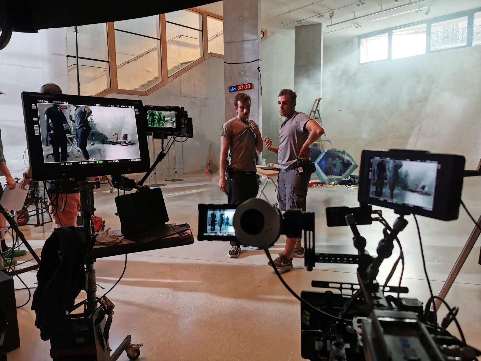 Combo et retours vidéo sur un plateau de tournage